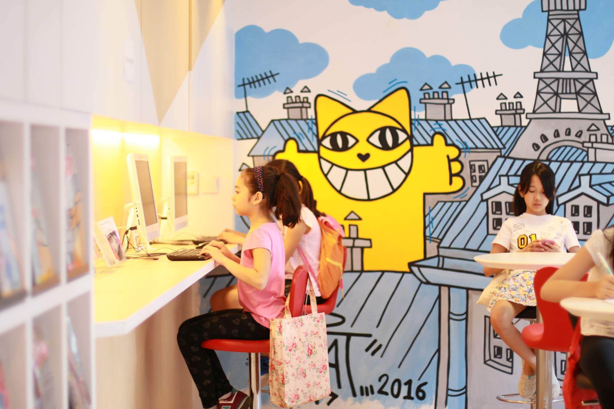 Wanchai library learn french books literature comics