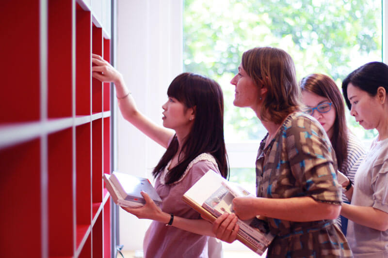 Jordan library learn french books literature comics