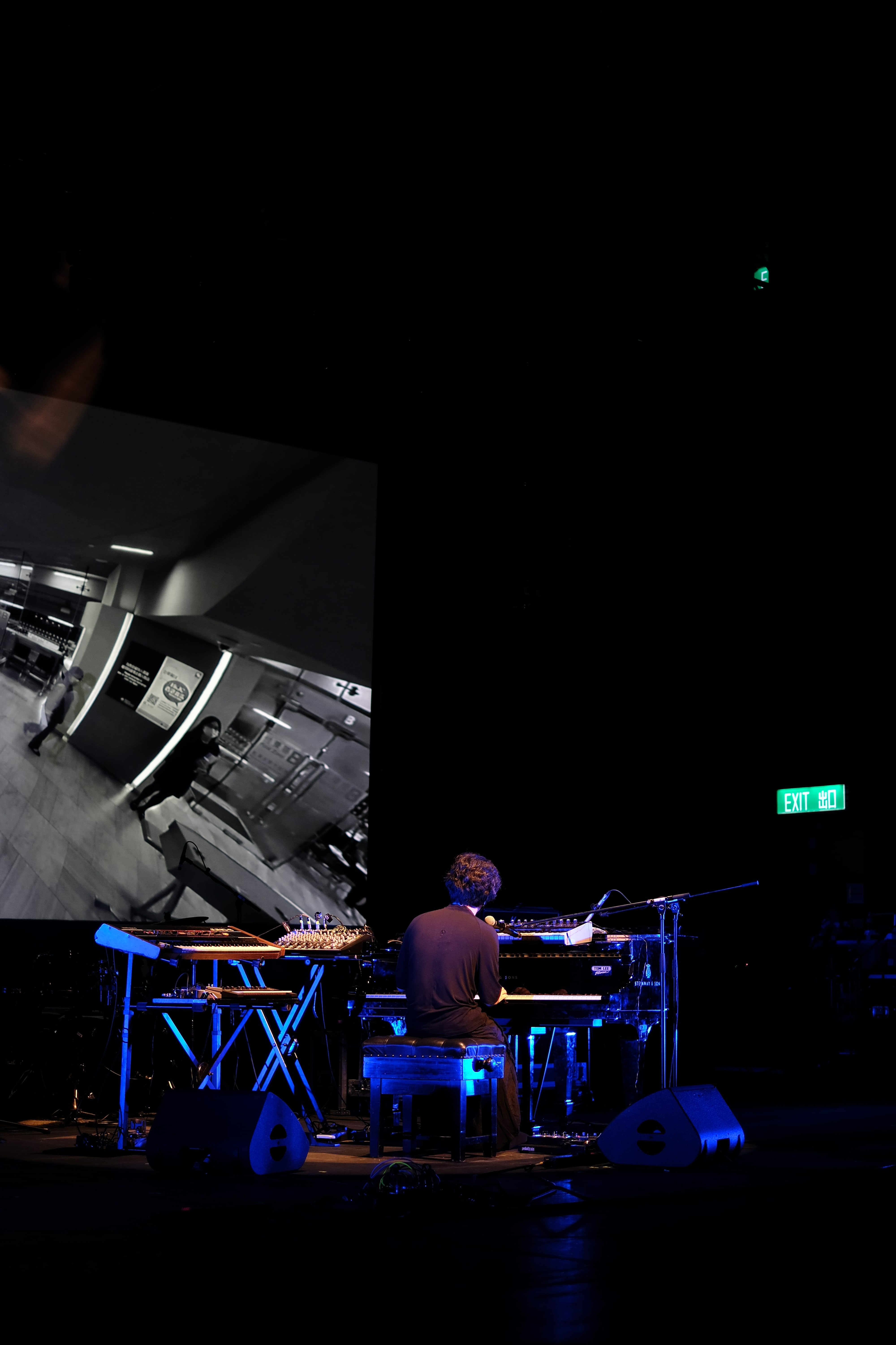 teens learn french group class